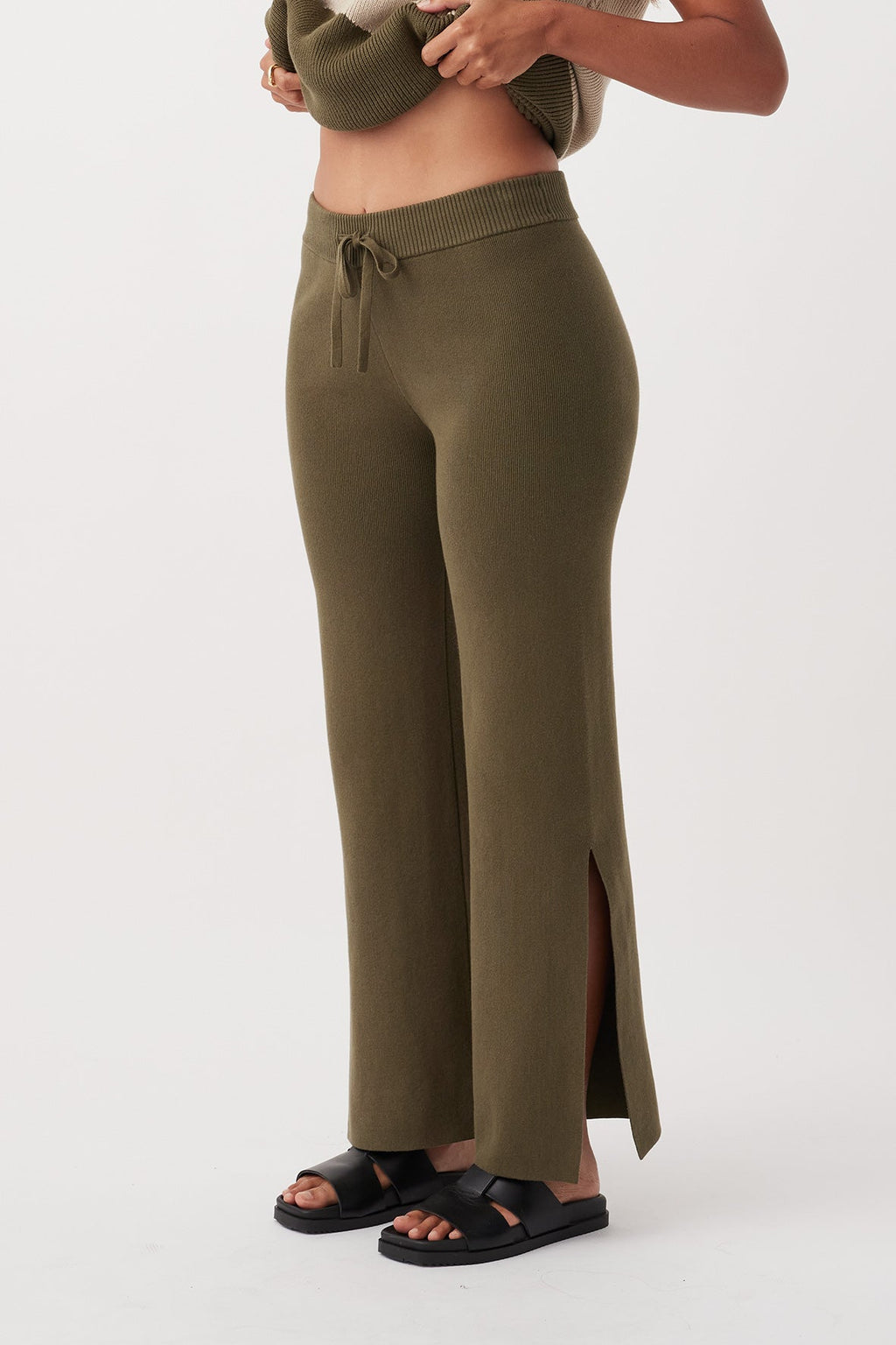 arcaa movement - ria pant - olive