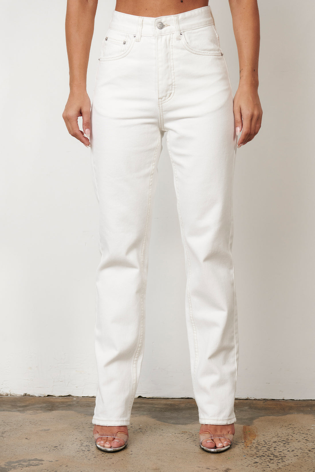 bayse brand - tyler mum jean - geisha white