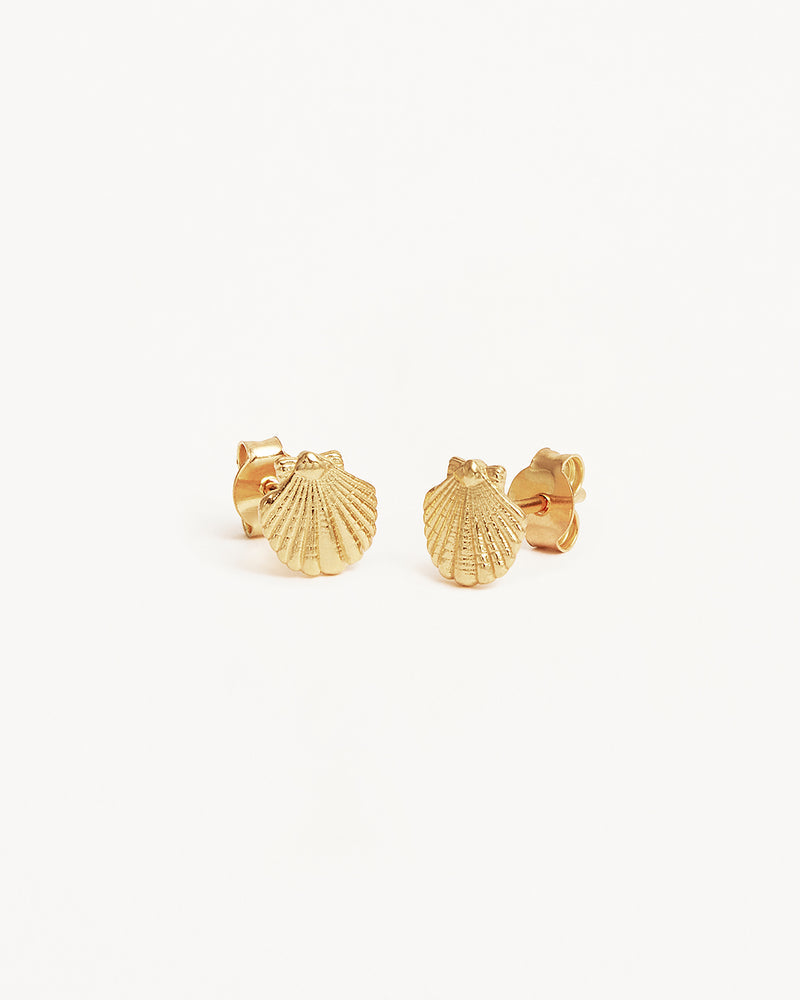 by charlotte - by the shore shell stud earrings - gold